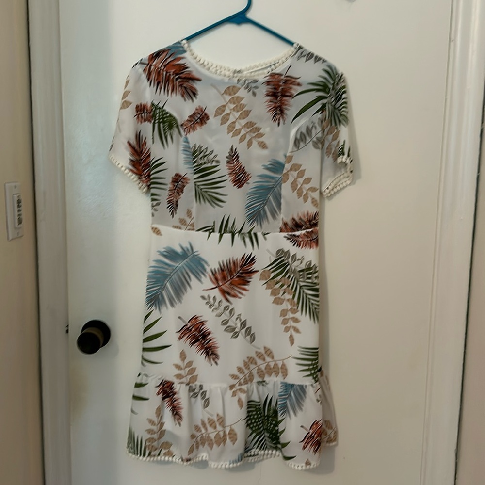Flowy Dress with Colorful Leaf Detail